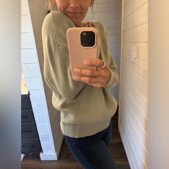 RD Style Relaxed V-Neck Sweater Knit Light Sage Green - Picture 2 of 6